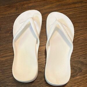 Archies arch support flip flops size 9